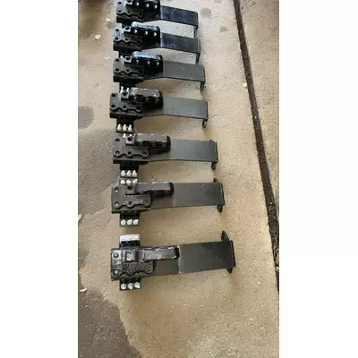 Кронштейн кріплення гідроциліндра МТЗ-82 на міст старого зразка 102-2301023