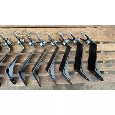 70-4605145-01 Кронштейн навіски МТЗ (в зборі)